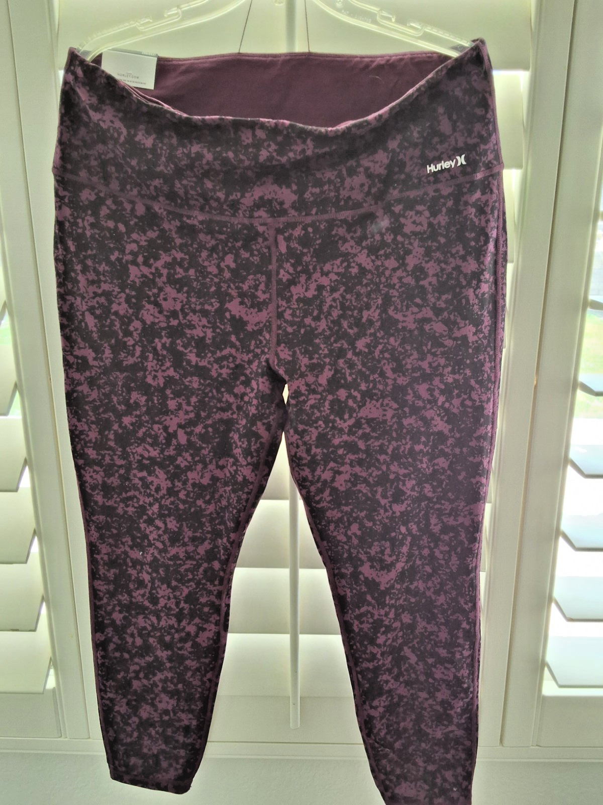 Hurley NEW High Waisted Leggings Purple Black Abstract Camo Reversible NEW