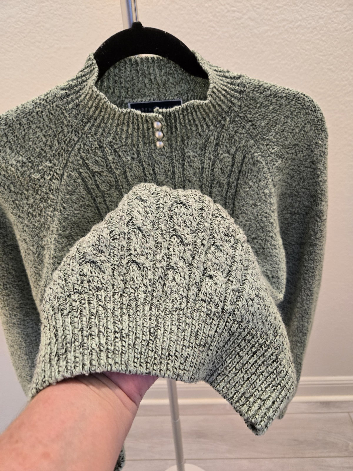 Karen Scott Women's M Cable Knit Mock Neck Sweater Green Speckled Pearl Buttons