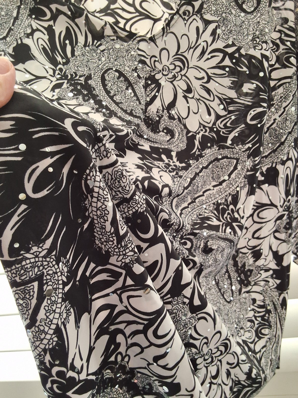 Dressbarn Woman 1X Plus Size Black White Paisley Floral Print 3/4 Sleeve Blouse