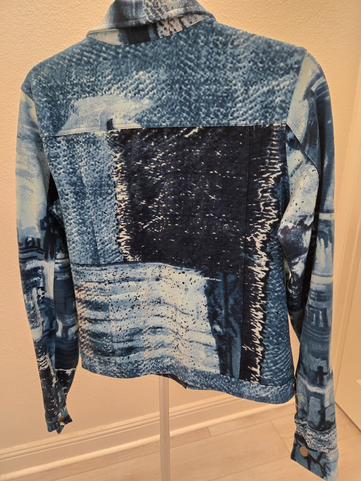 Orientique US 5 Denim Trucker Jacket Womens Abstract Art Landscape Print Blue