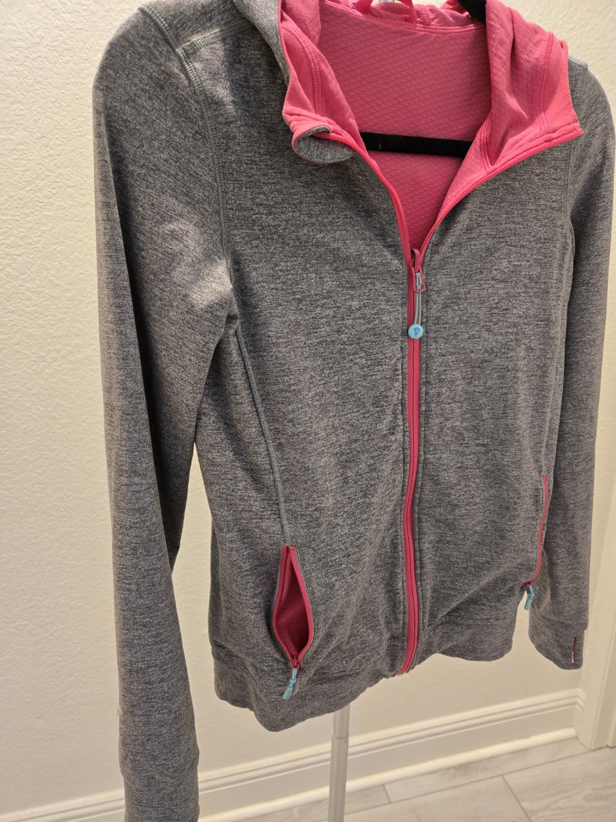 Ivivva Lululemon Girls 14 Reversible Full Zip Hoodie Gray Hot Pink Thumbholes
