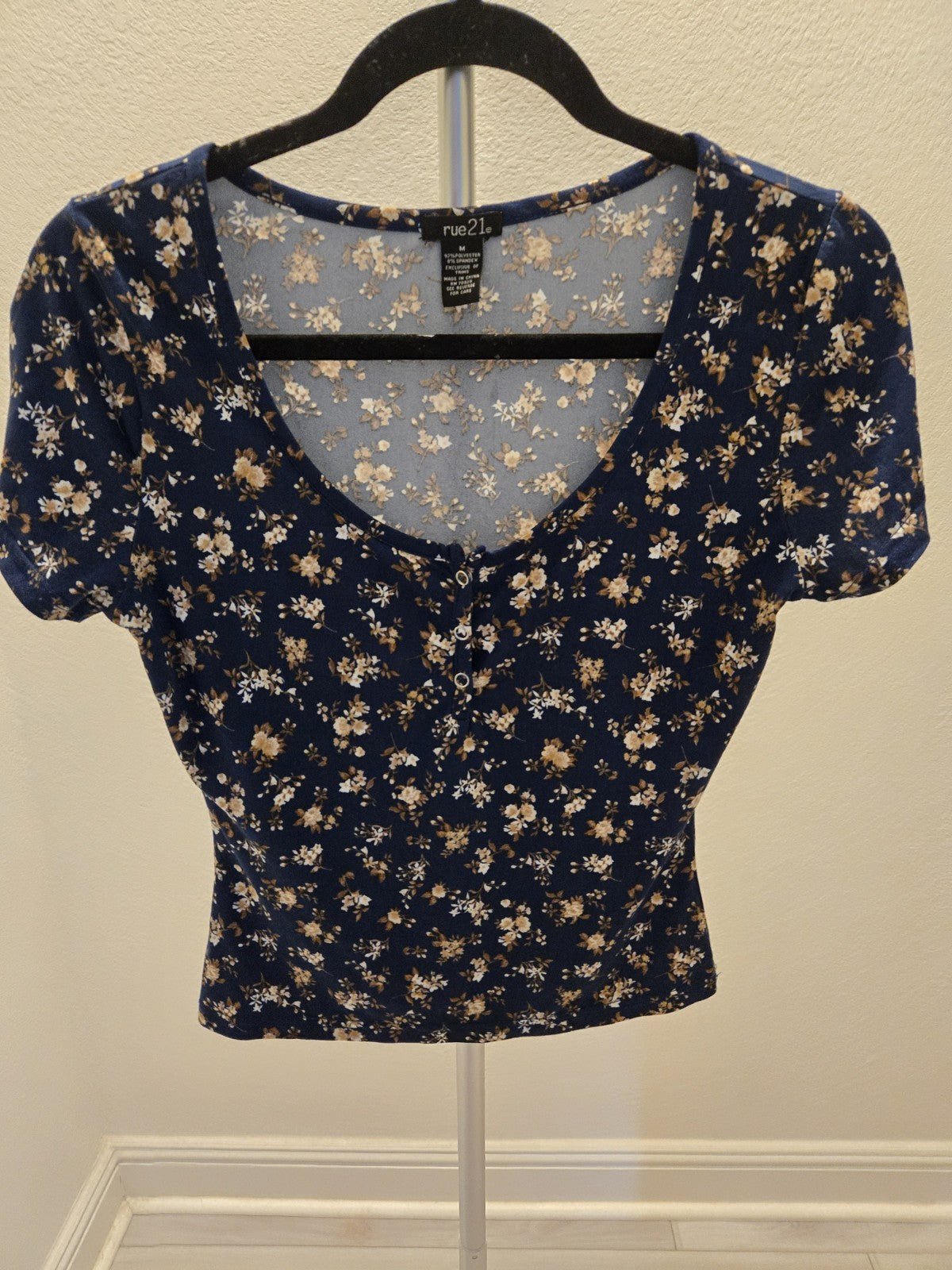 Rue21 M Floral Scoop Neck Button Front Short Sleeve Crop Top Shirt Women Navy