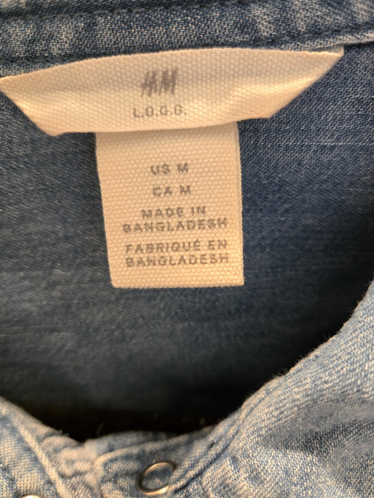 H&M Pearl Snap Medium Chambray Western Shirt Long Sleeve Blue Denim Women's