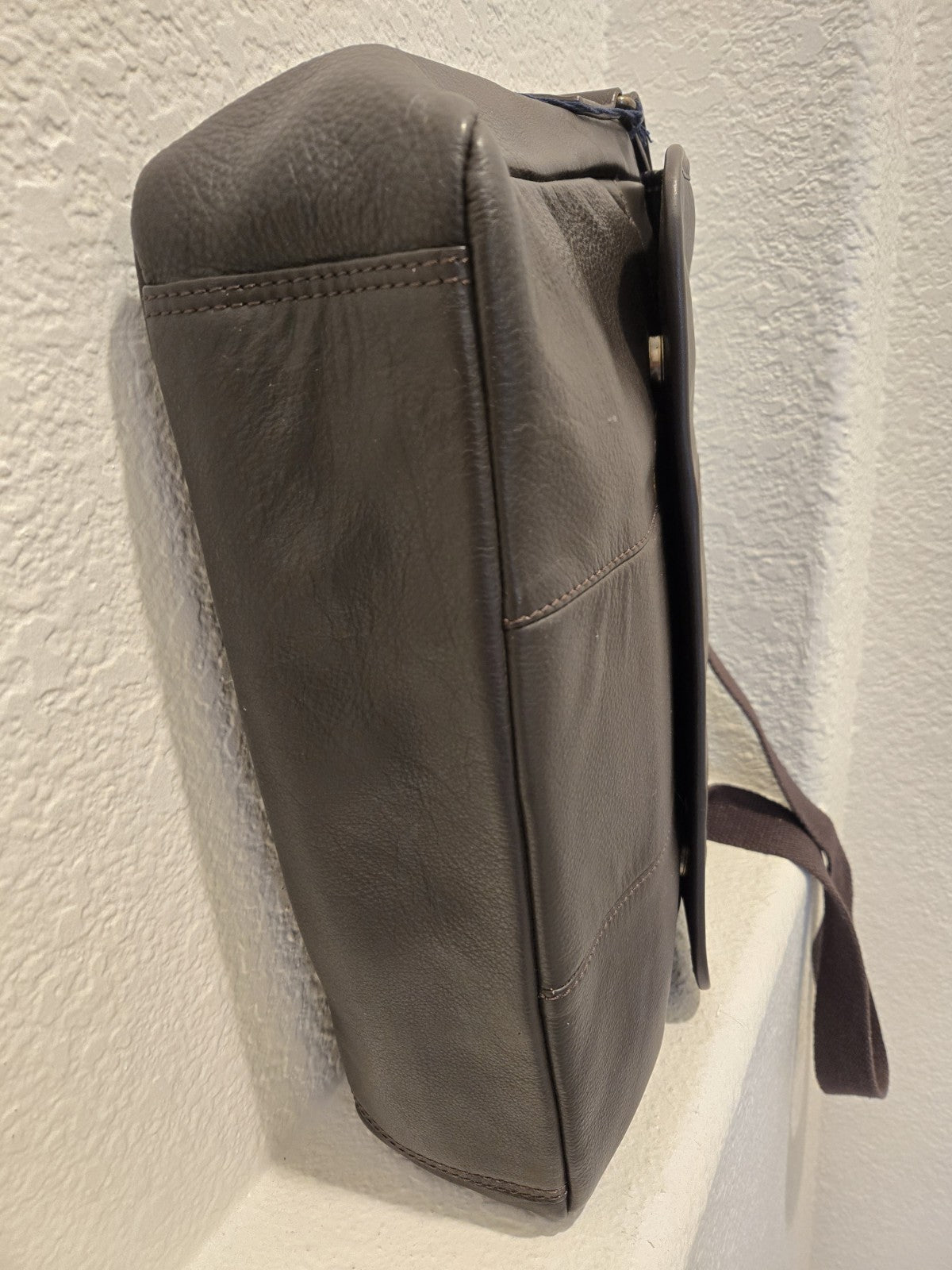 Armani Jeans OS Brown Leather Flap Messenger Shoulder Crossbody Bag Unisex NWT