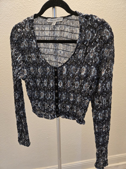 Beyond The Radar XL Floral Smocked Snap Front Crop Top Shirt Long Sleeve Women