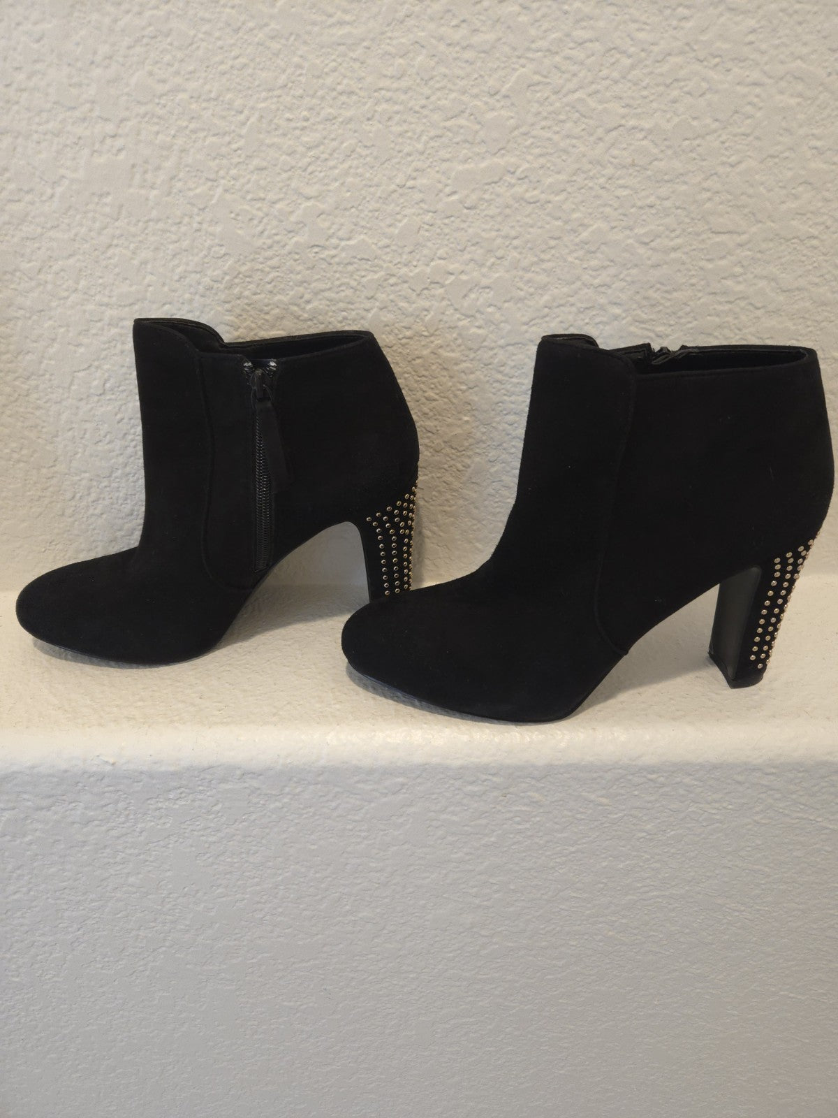 Nine West Ankle Boots Size 9 1/2 4" Studded Heel Side Zip Faux Suede Womens