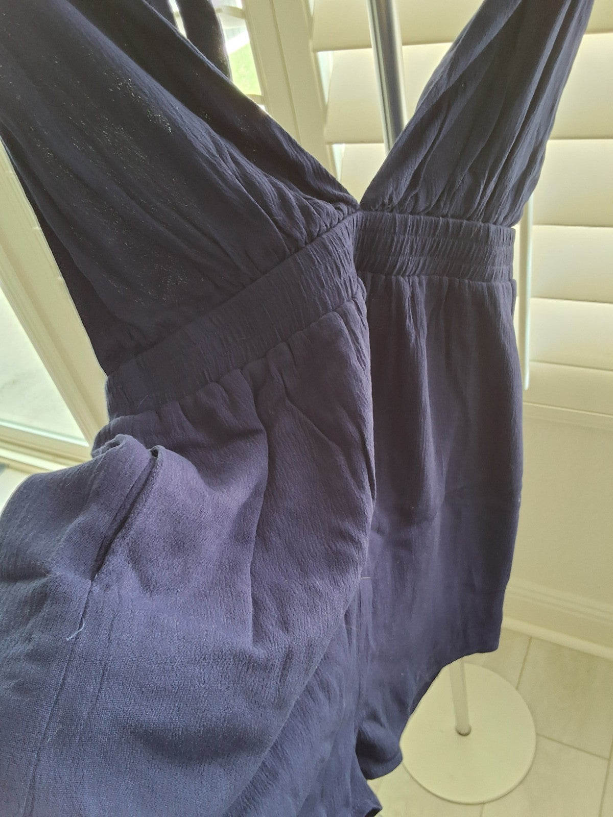 Lulus Women's L Navy Blue Textured V-Neck Tie Back NWOT Romper Jumpsuit Summer