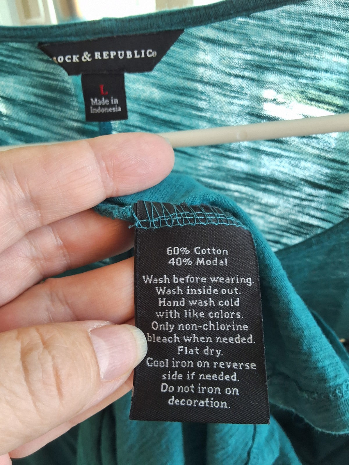 Rock & Republic Large Teal Lightweight Loose-Knit Top with Grommet Details