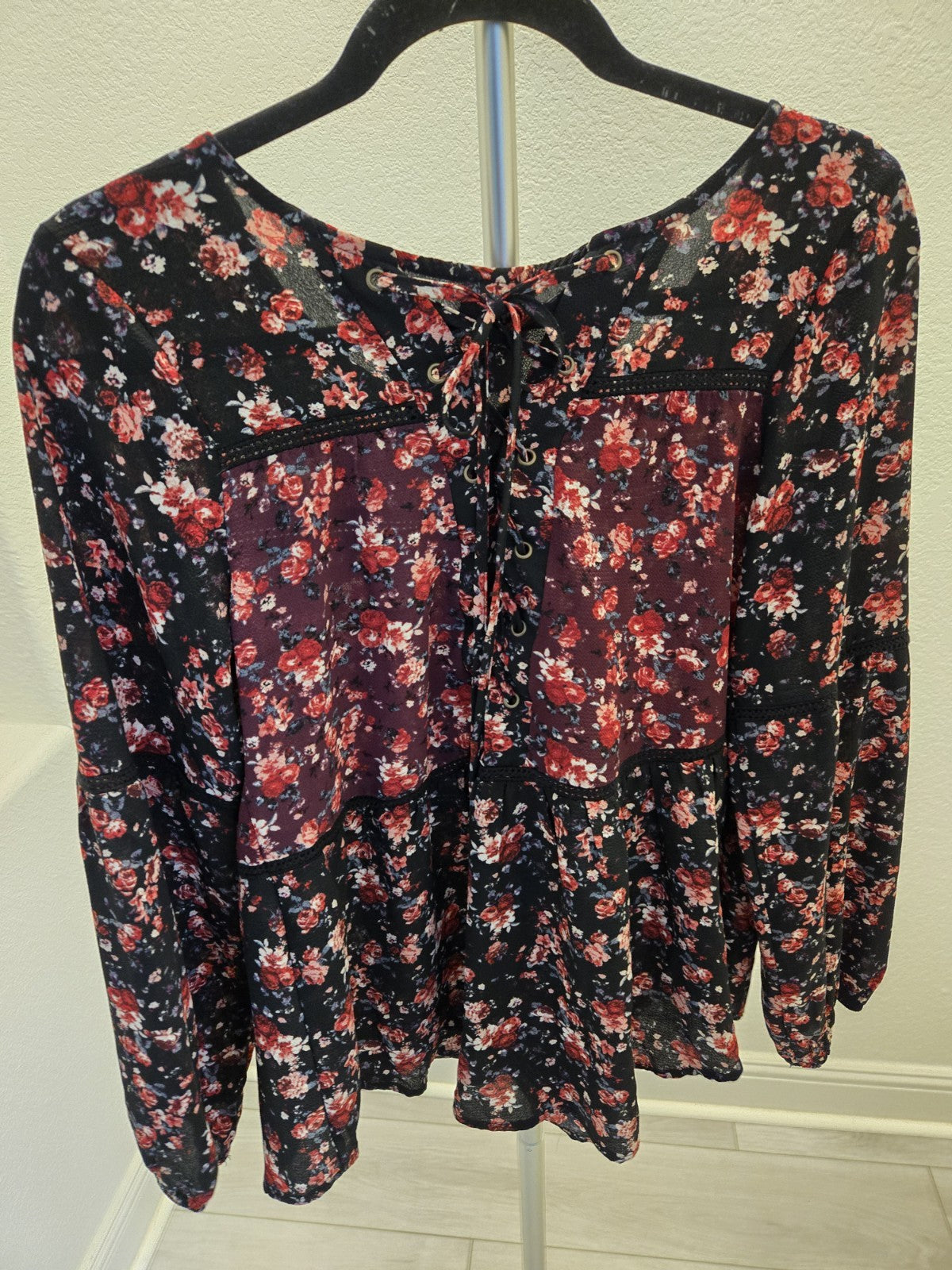 Knox Rose M Floral Embroidered Womens Tiered Long Sleeve Peasant Top Boho