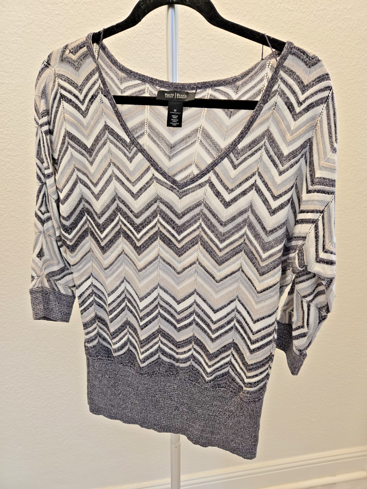 WHBM Metallic Chevron Knit Sweater M Gray Silver Shimmer V-Neck Dolman Y2K