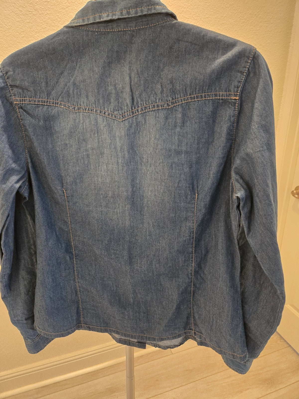 New Look Jean Shirt Large Womens Blue Pearl Snap Western Cowboy Button Down L