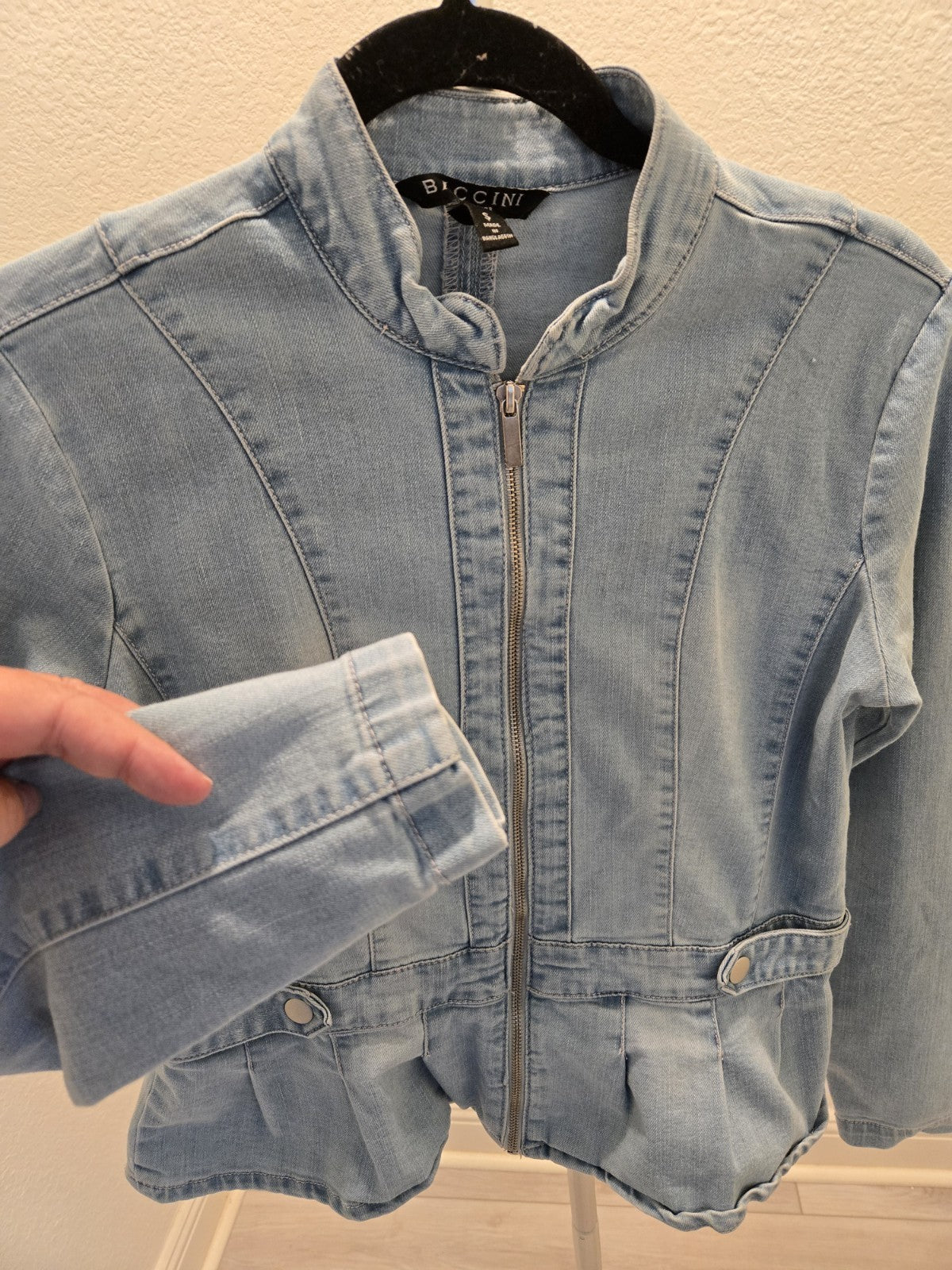 Baccini Denim Jacket S Womens Light Zip Up Peplum Pleated Jean Blazer Small