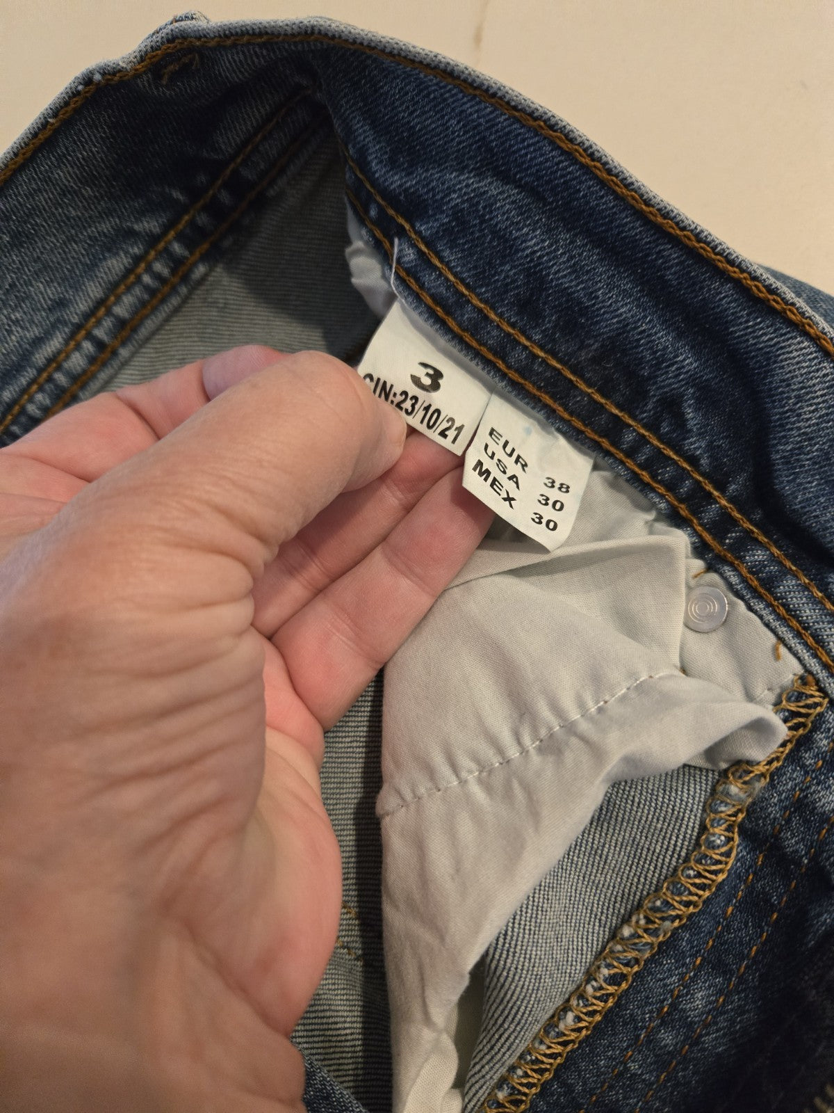 ZARA Size 30 Slim Fit High Rise Medium Wash Denim Womens Classic Blue Jeans