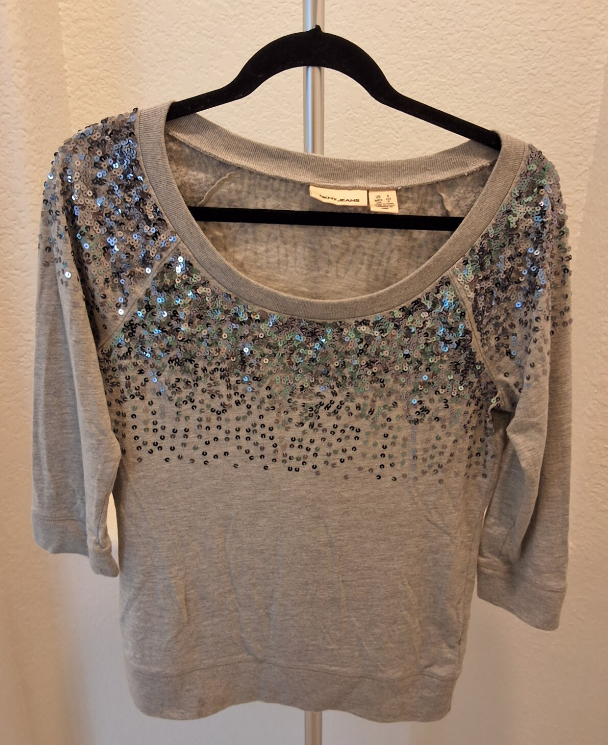 DKNY Size S Womens Gray with Sequins Scoop Neck 3/4 Sleeve Top/Sweatshirt