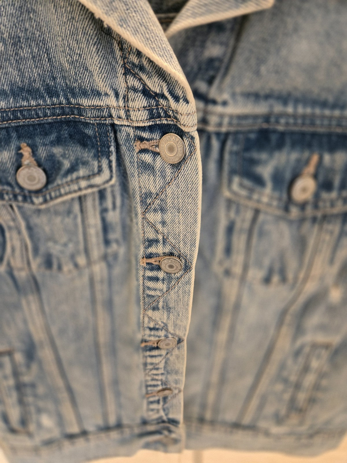 Old Navy Distressed Denim Trucker Classic Jean Jacket Women’s Large Light Wash