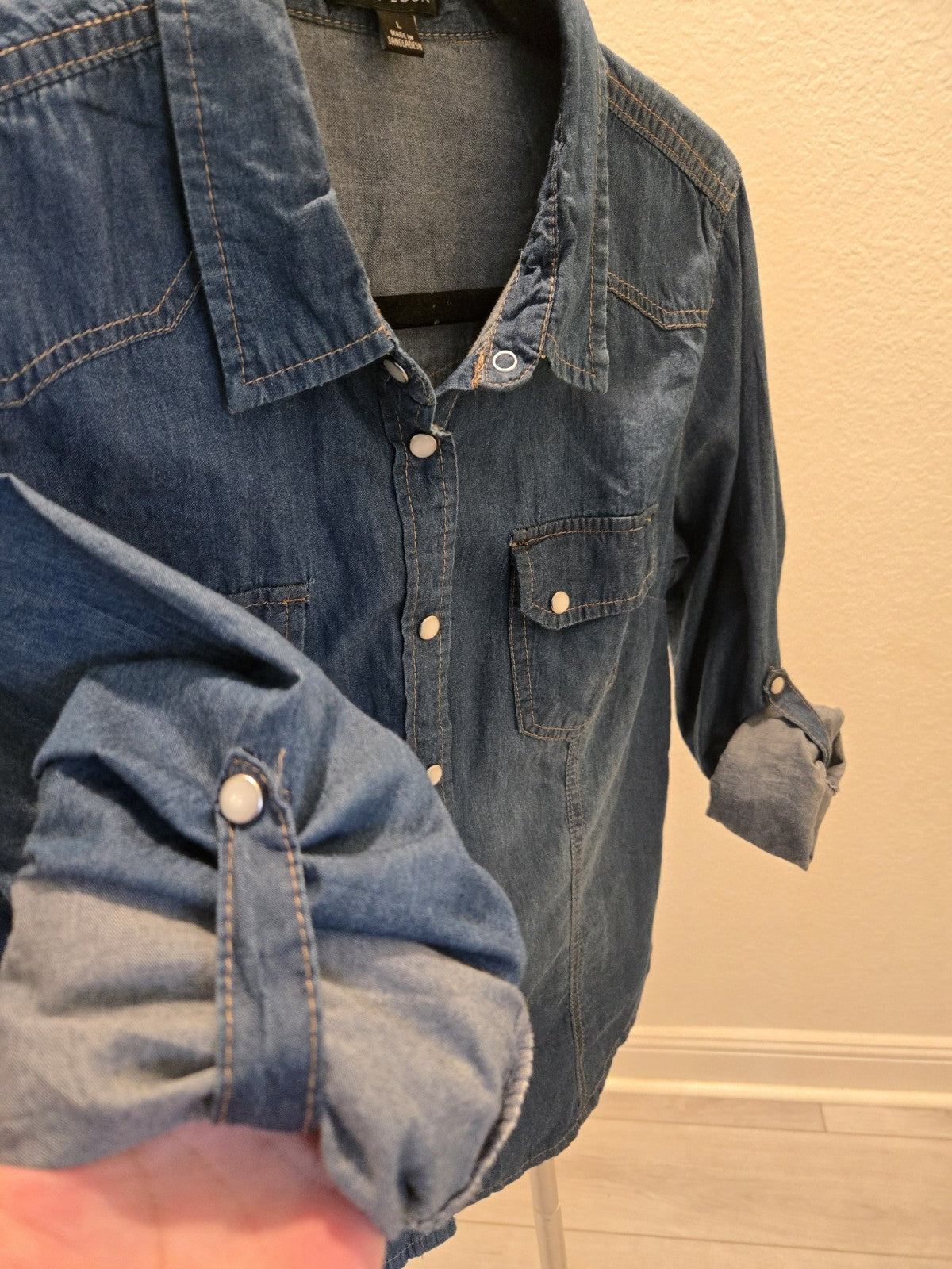 New Look Jean Shirt Large Womens Blue Pearl Snap Western Cowboy Button Down L