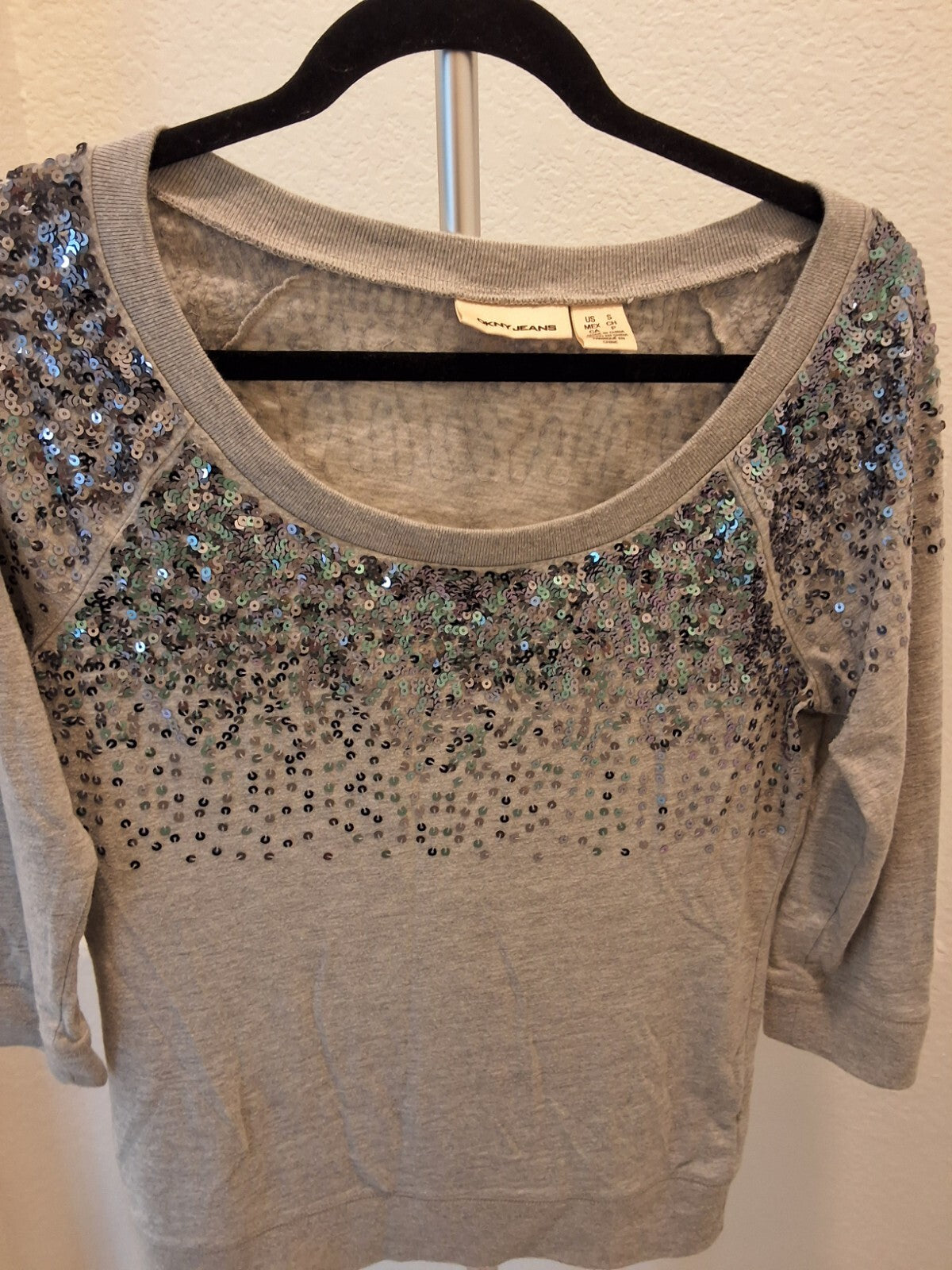 DKNY Size S Womens Gray with Sequins Scoop Neck 3/4 Sleeve Top/Sweatshirt