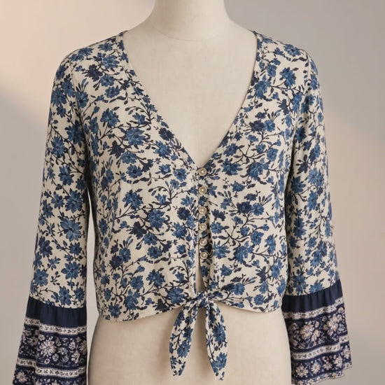 Mannequin Turn Floral Tie-Front Top