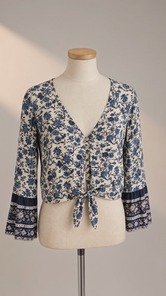 Mannequin Turn Floral Tie-Front Top