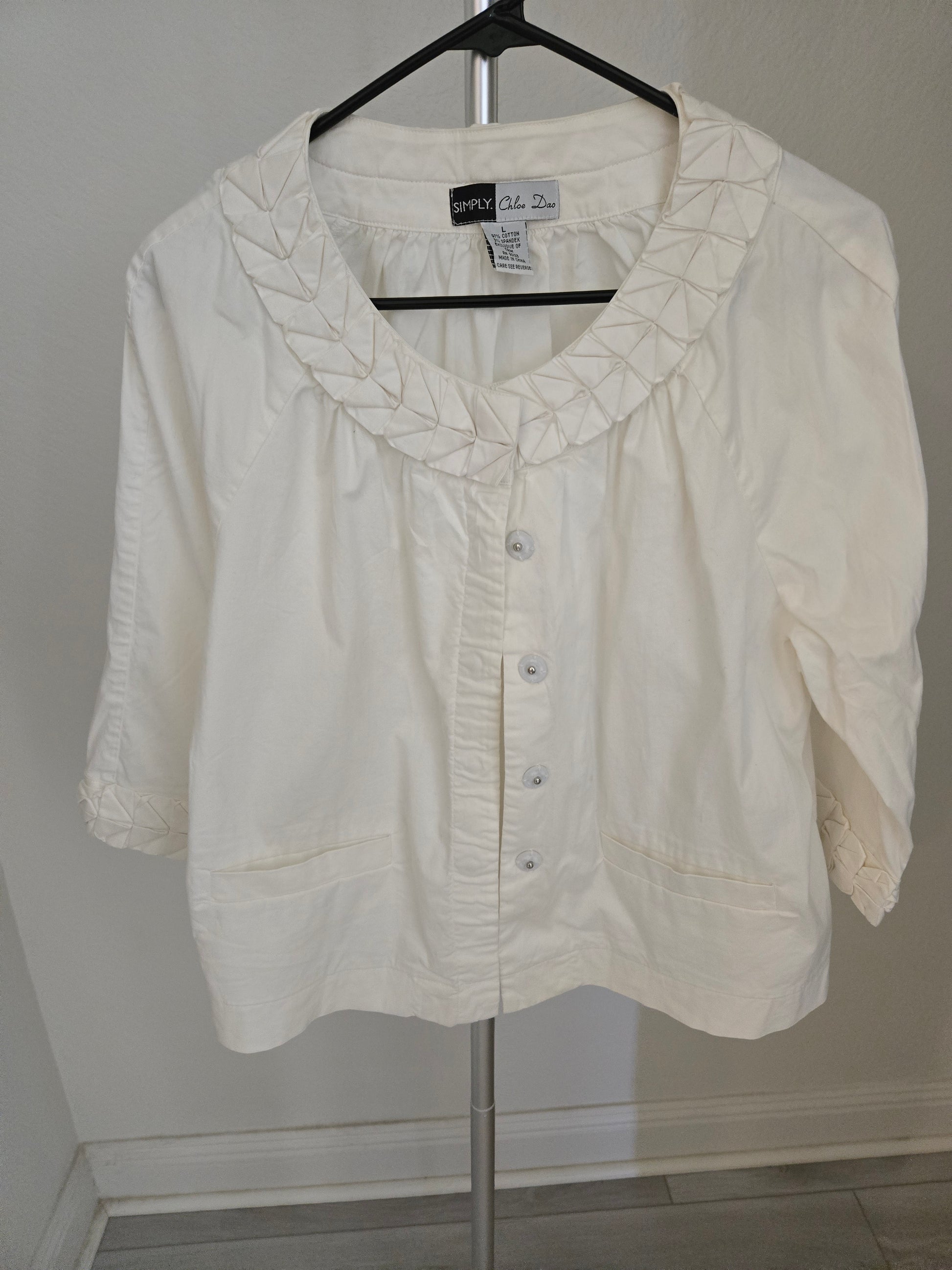 Simply Chloe Dao white button front jacket with origami pleated collar trim Womens