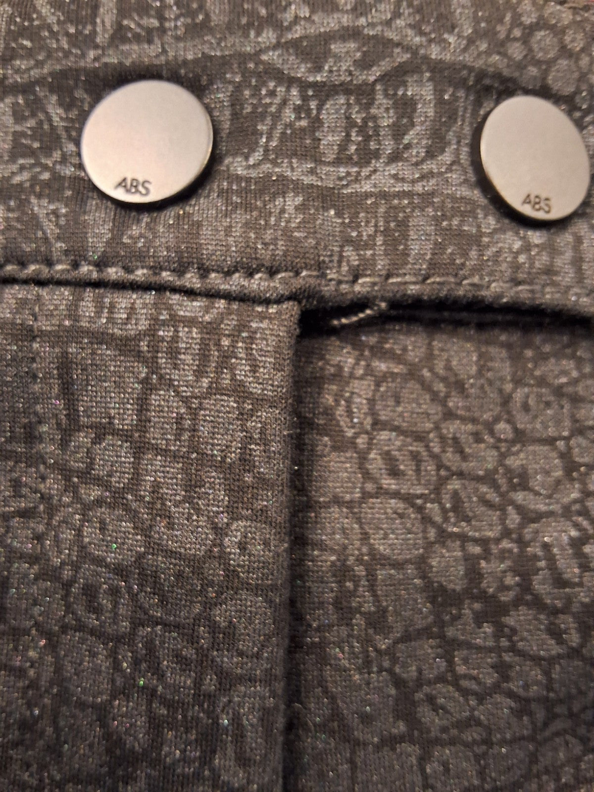 ABS Platinum Skinny Snake Pattern Ankle Pants Size 6 Zip Up And Snap Front