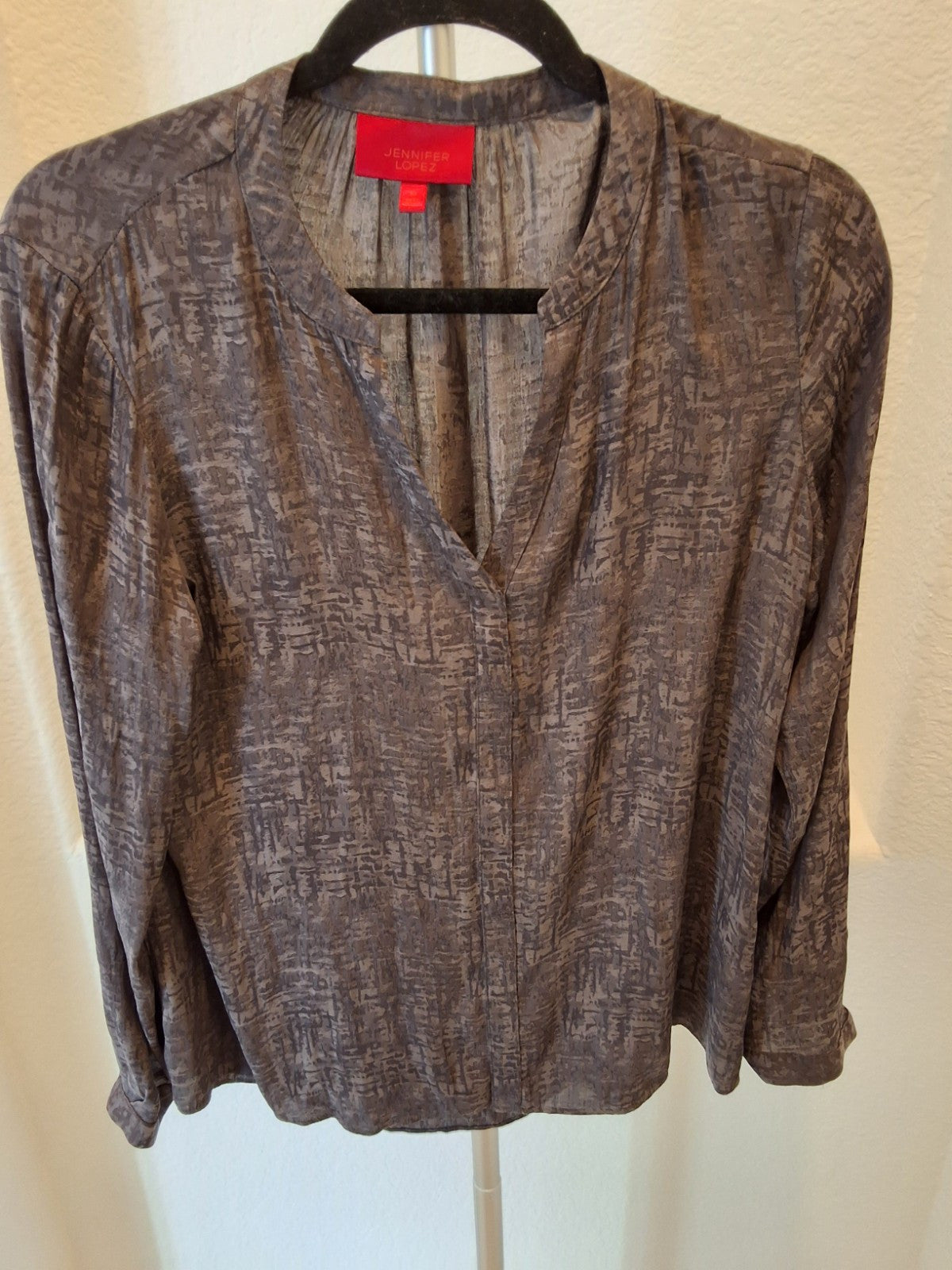 Jennifer Lopez Size M Womens Long Sleeve Tunic Light Weight Black & Gray Top