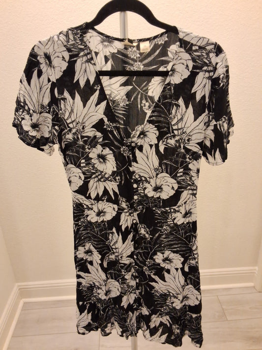 Roxy Size S Womens Mini Dress Black And White Hawaiian Flowers Button Up Dress