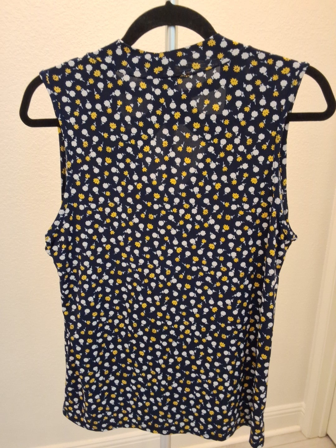 Expresso L Navy Ditsy Floral Keyhole Mock Neck Sleeveless Blouse Y2K Cutout Top