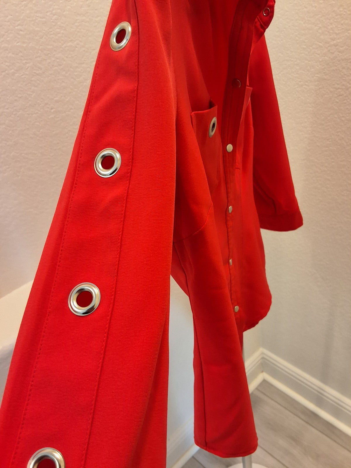 Kathy Che Stretch Size 8 Womens Embellished Silver Rough Accents Red Top
