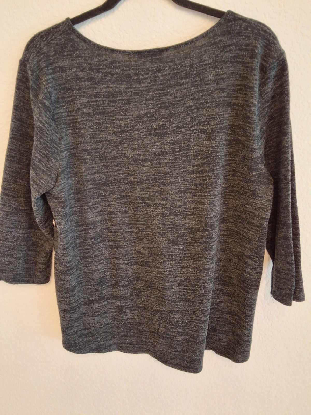 Lavish Size XL Womens 3/4 Sleeve Silver Rings down the sides Top