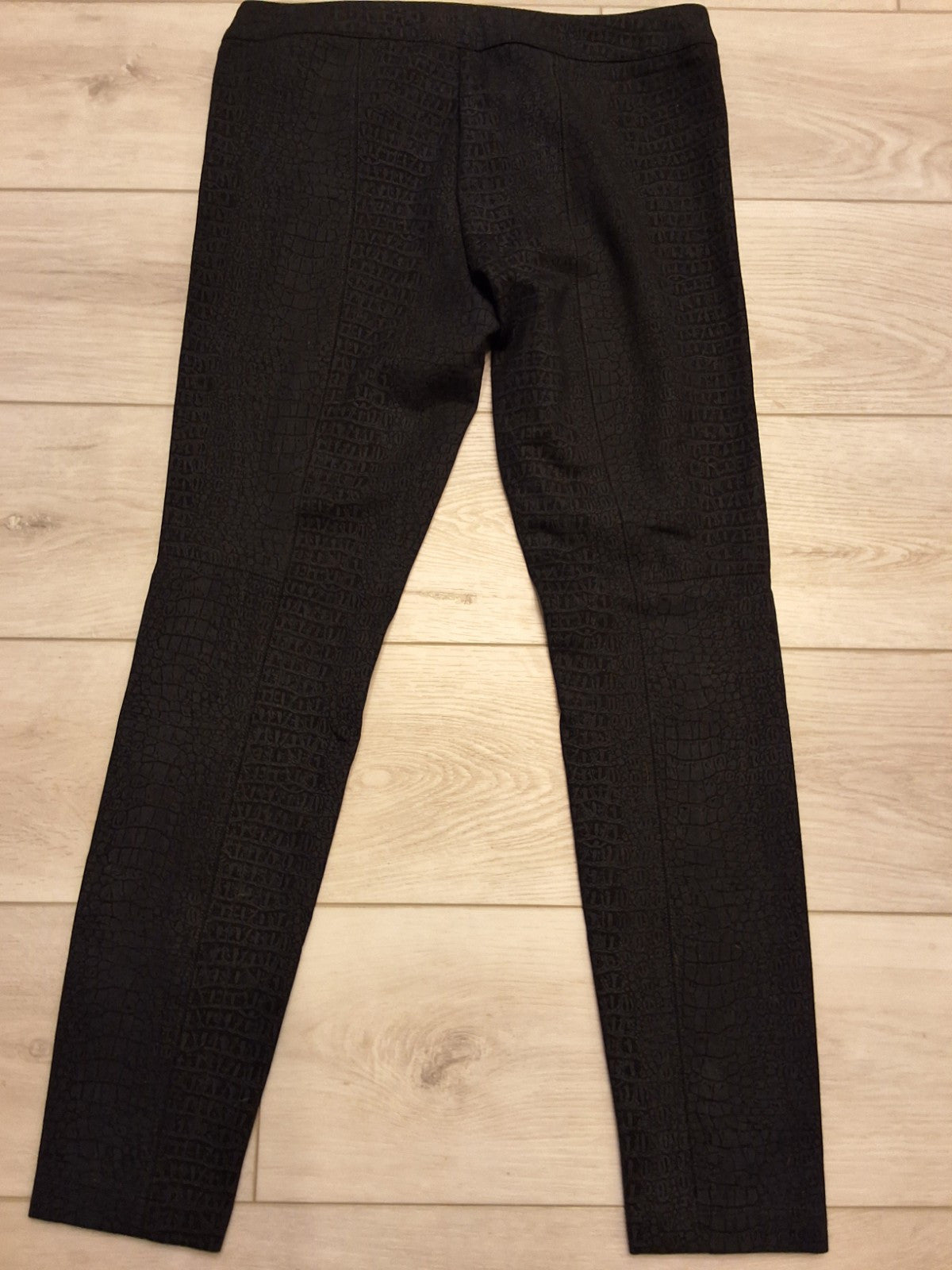 ABS Platinum Skinny Snake Pattern Ankle Pants Size 6 Zip Up And Snap Front