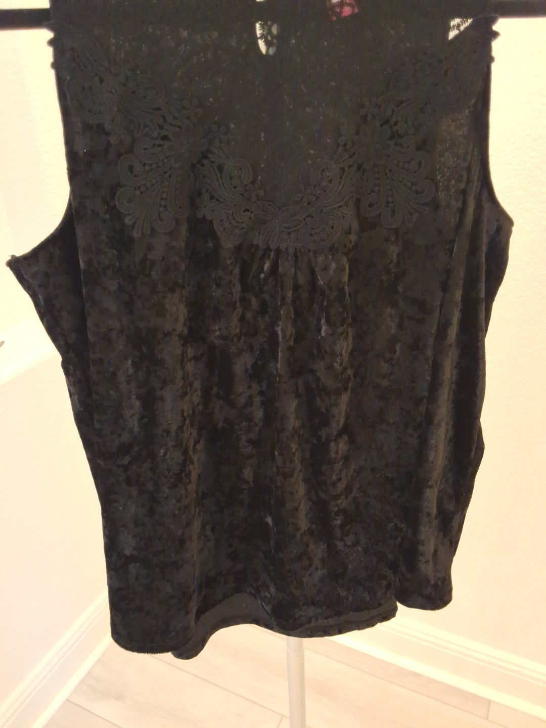 No Boundaries Size XL Black Lace And Velvet Sleeveless High Neck Top