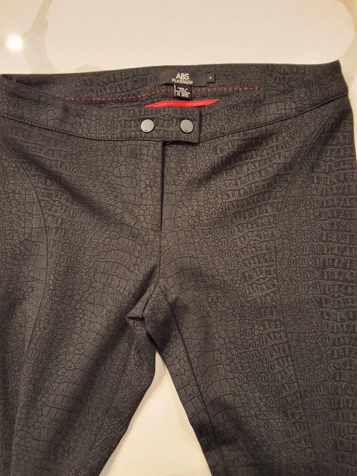 ABS Platinum Skinny Snake Pattern Ankle Pants Size 6 Zip Up And Snap Front