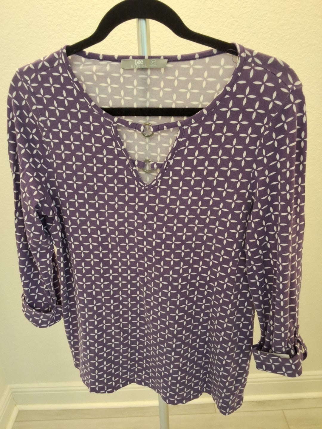 Lee Riders M Purple Geometric Roll-Tab Sleeve V-Neck Blouse Ring Detail Tunic
