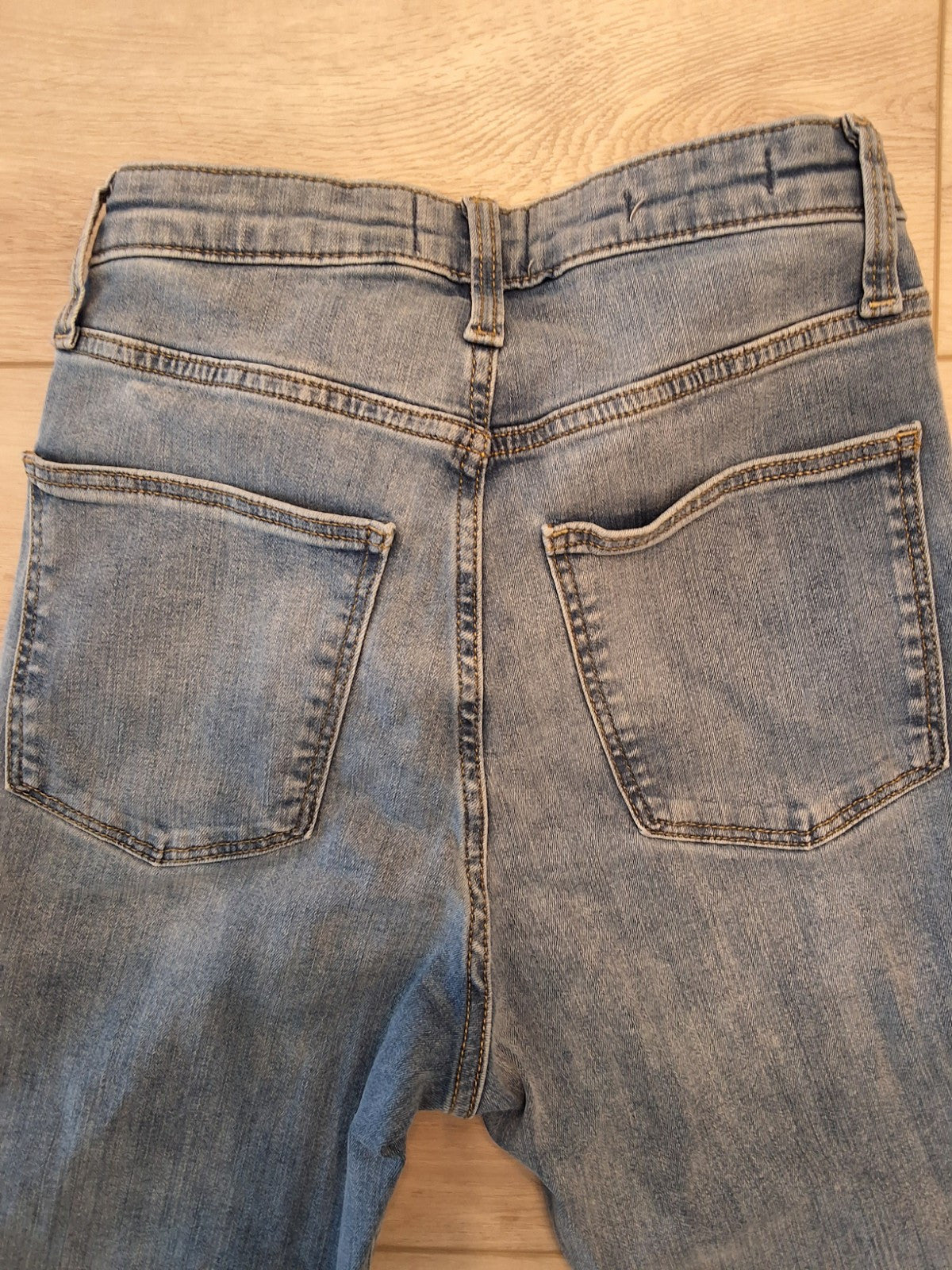 Universal Thread Size 6 / 28R Women's High Rise Skinny Medium Wash Blue Jeans