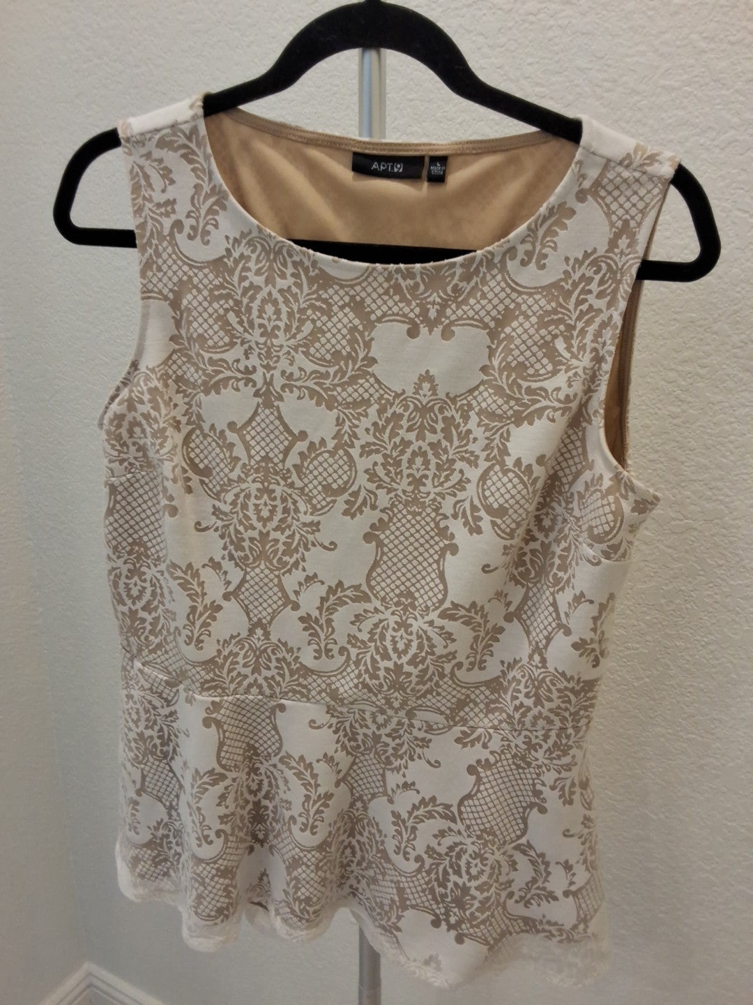APT 9 Size L Nude Lace Tan and White Sleeveless Peplum Womens Top