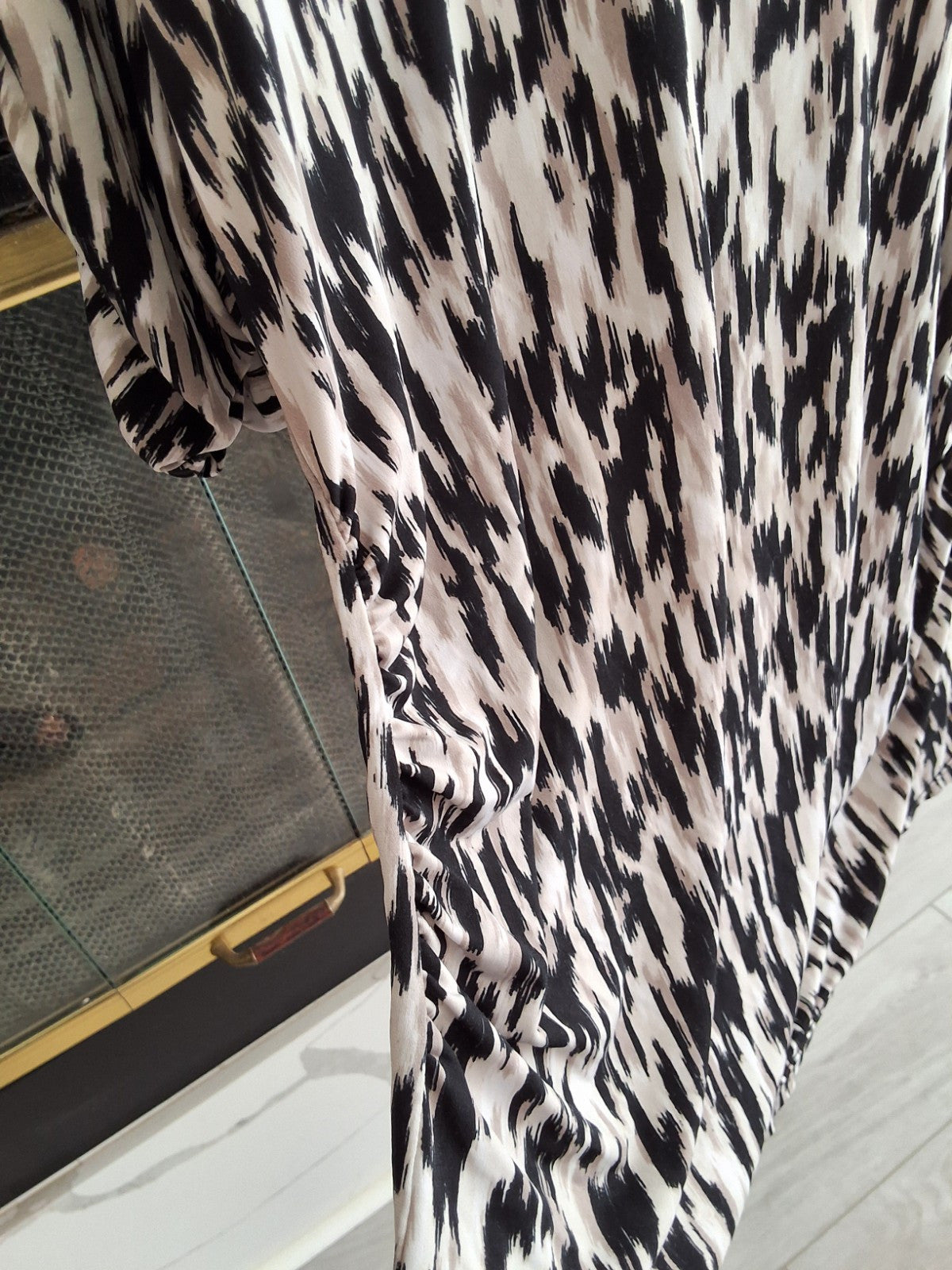 Alfani Animal Print Geometric Silky Top Blouse Black White Scoop Neck 1X Womens