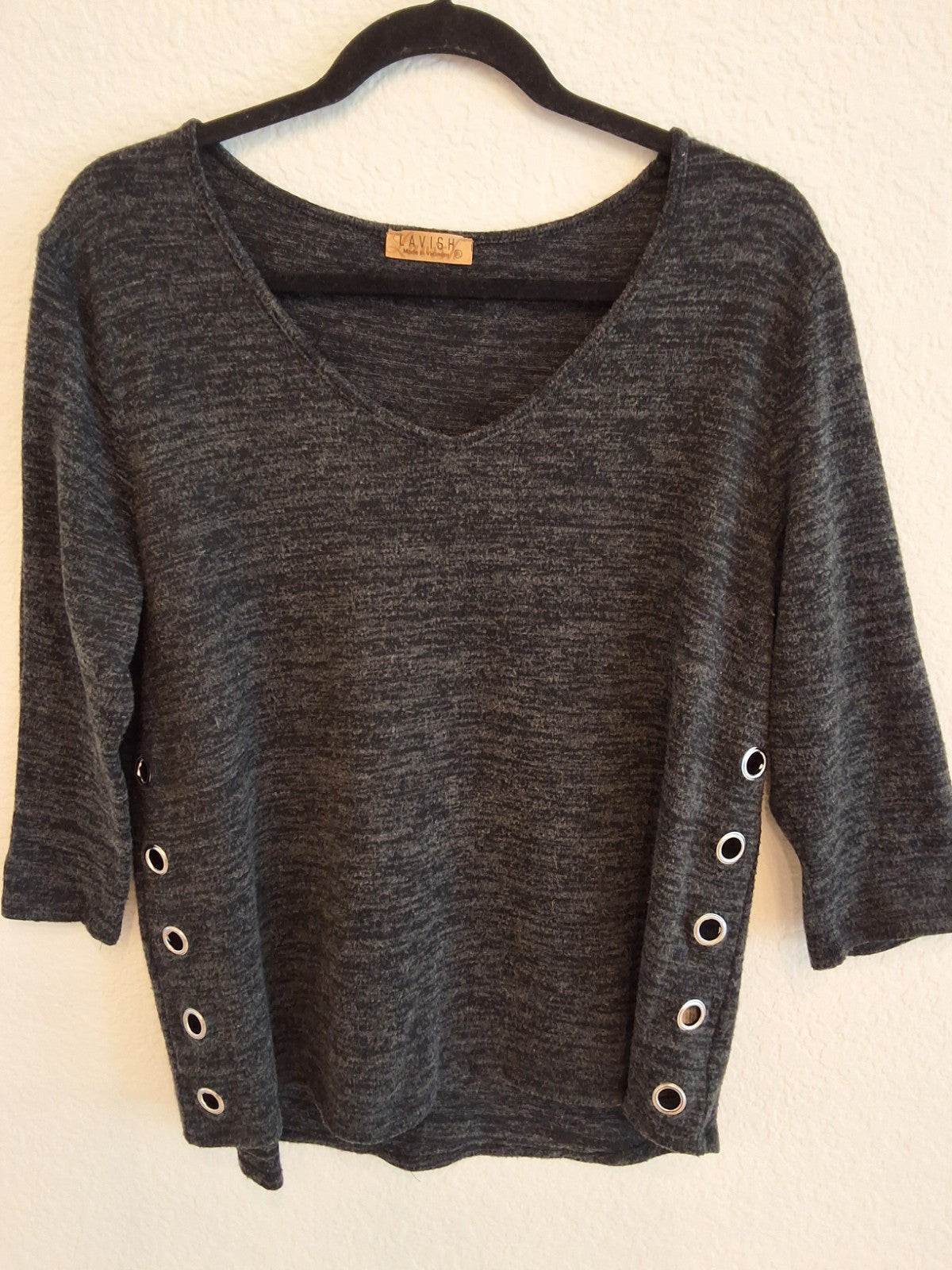 Lavish Size XL Womens 3/4 Sleeve Silver Rings down the sides Top