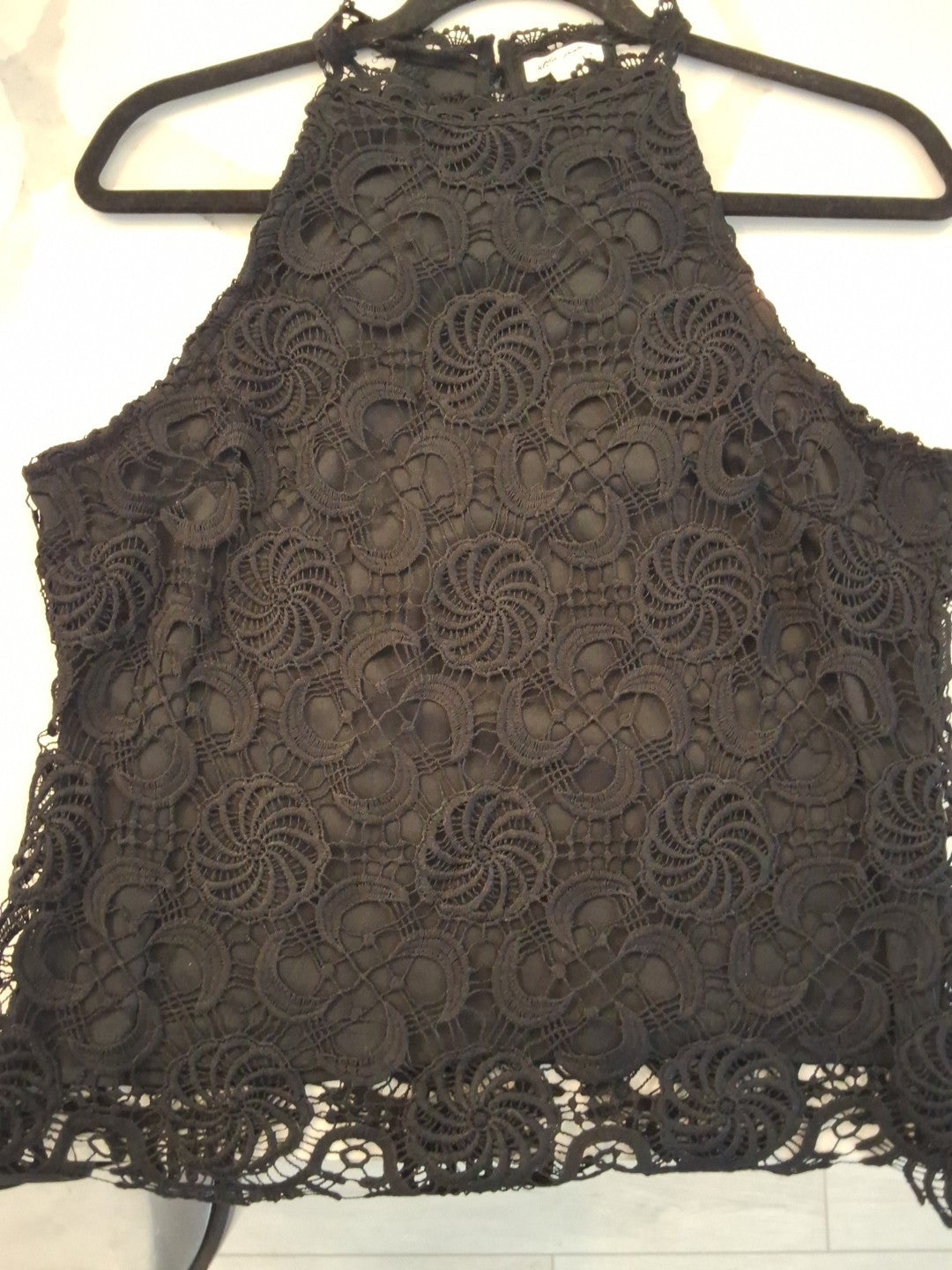 Ultra Pink Black Lace Halter Lined Size M Womens Sleeveless Button Back Top