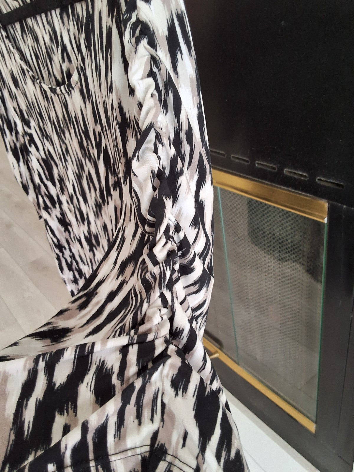 Alfani Animal Print Geometric Silky Top Blouse Black White Scoop Neck 1X Womens
