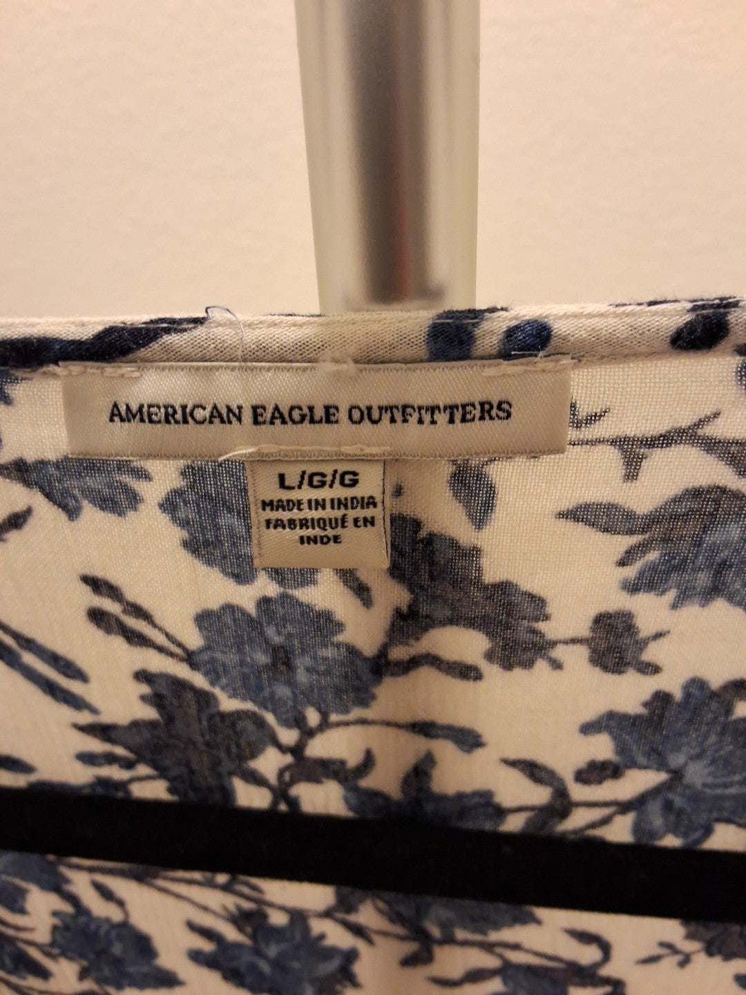 American Eagle Outfitters Large Crop Top Blue & White Ditsy Floral Tie Front Top