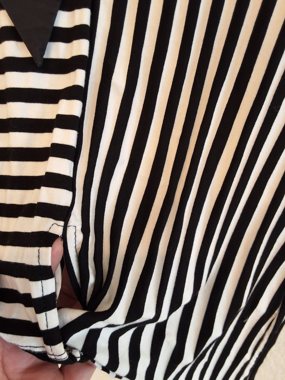RUE21 Black White Stripe Top Bow Necktie Blouse Contrast Y2K 3/4 Sleeve L