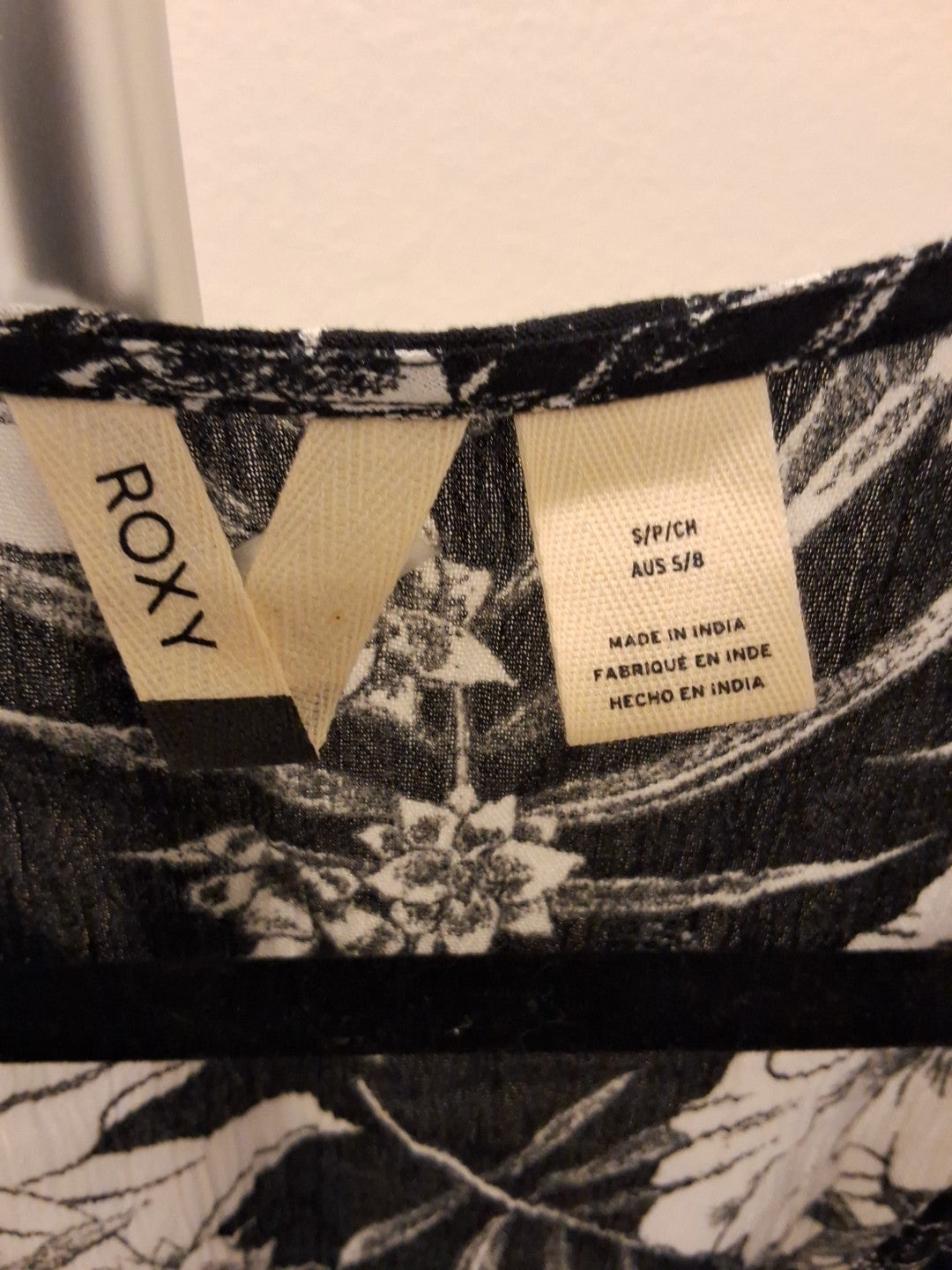Roxy Size S Womens Mini Dress Black And White Hawaiian Flowers Button Up Dress