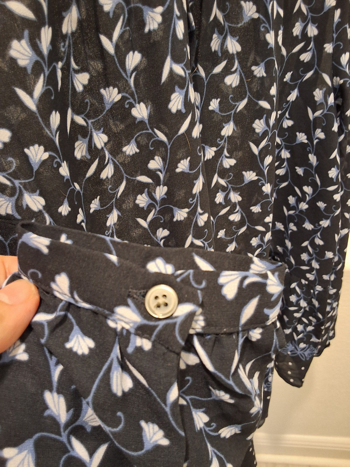 Ann Taylor Loft Pullover Navy Blue Floral Size M Peplum Hem Blouse