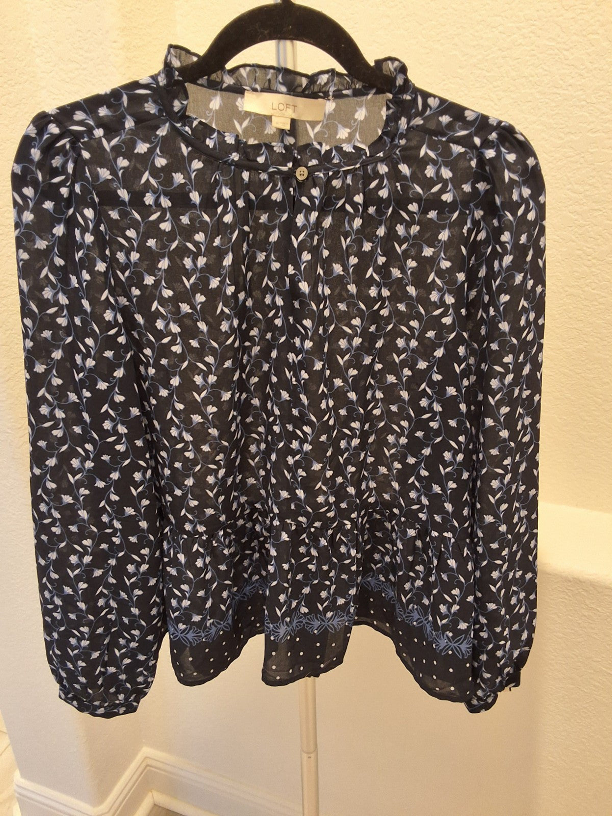 Ann Taylor Loft Pullover Navy Blue Floral Size M Peplum Hem Blouse