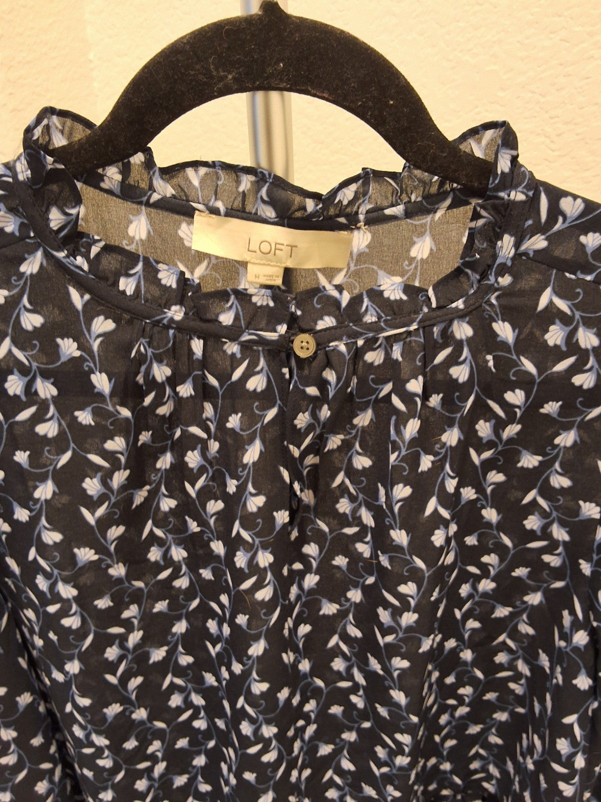 Ann Taylor Loft Pullover Navy Blue Floral Size M Peplum Hem Blouse