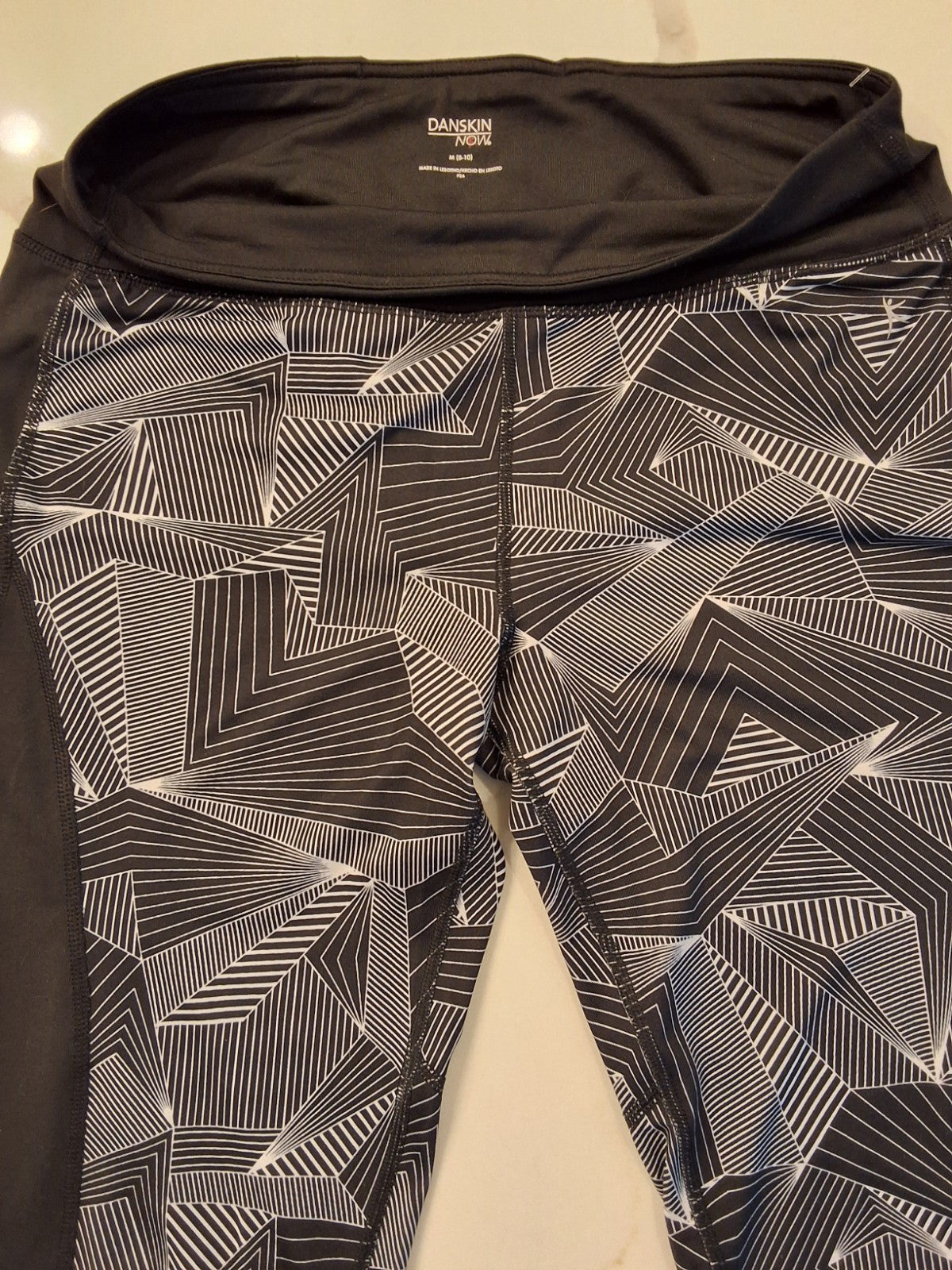 Danskin M 8-10 Geometric Mesh Panel High Waist Athleisure Workout Gym Leggings