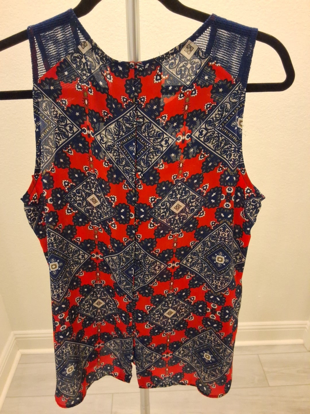 Daniel Rainn Blouse Womens Medium Black Red Floral Mesh Panel Sleeveless Top