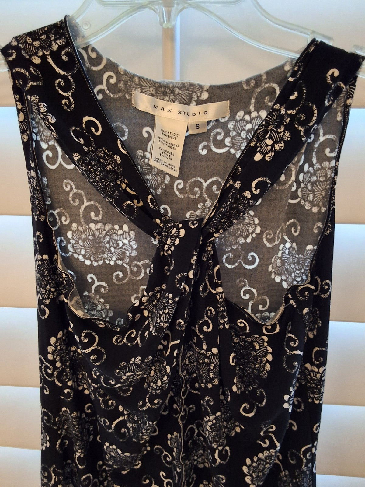 Max Studio Size S Womens Twist Front Keyhole Sleeveless Geometric Blouse